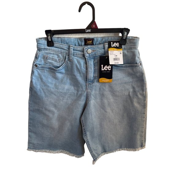 Lee Light Washed Blue Jean Shorts Denim Women's Size 6 NWT Mid Rise Bermuda - Picture 1 of 4